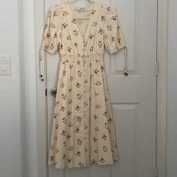 Madewell Dresses & Skirts - Madewell v-neck floral midi dress
